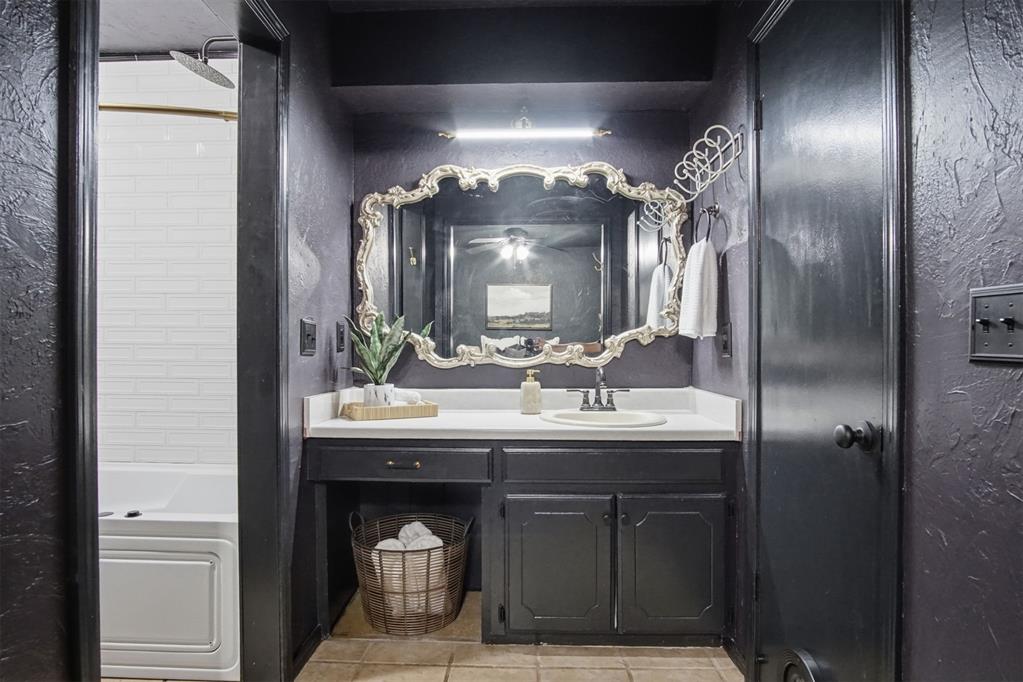 3620 W Charter Oak Road Property Photo 19