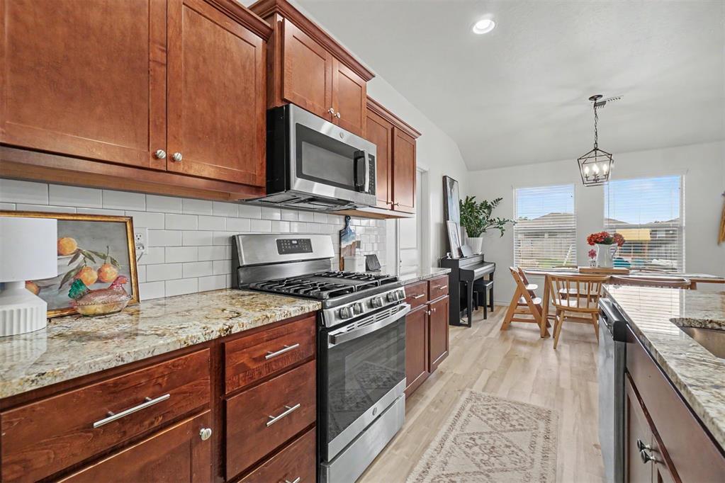 1009 Avalon Court Property Photo 6