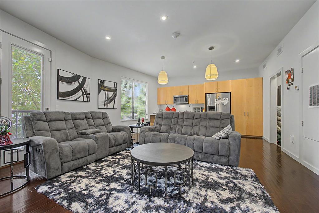 627 Couch Drive N10 Property Photo 5