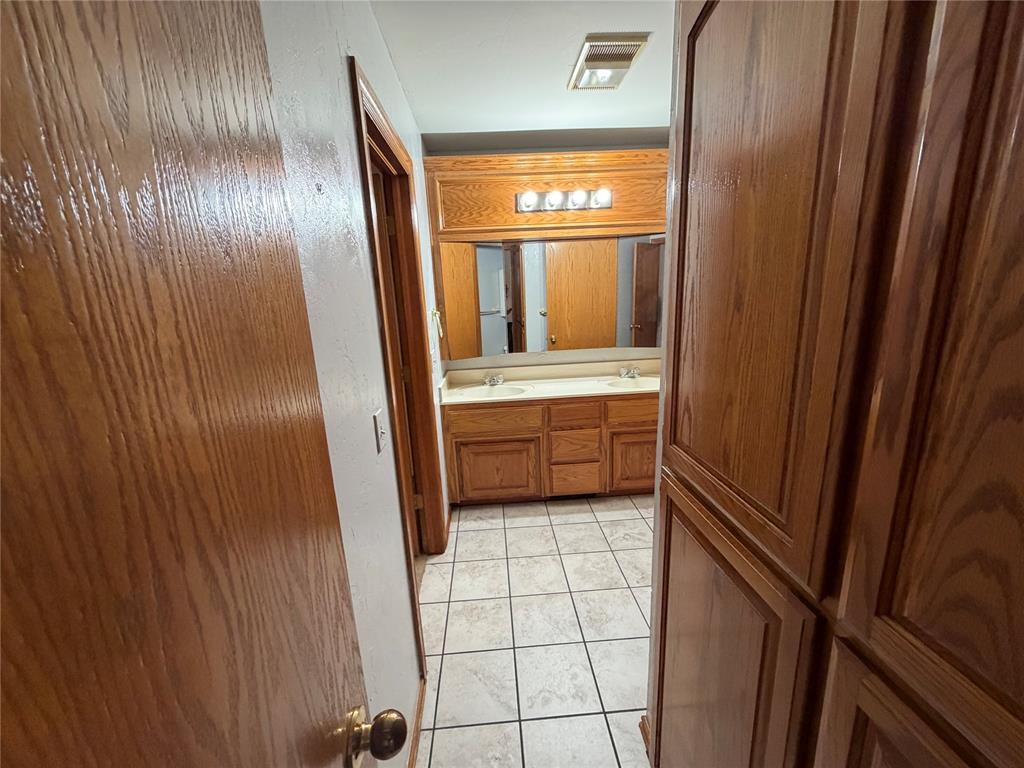 4209 Nw 143rd Street Property Photo 39