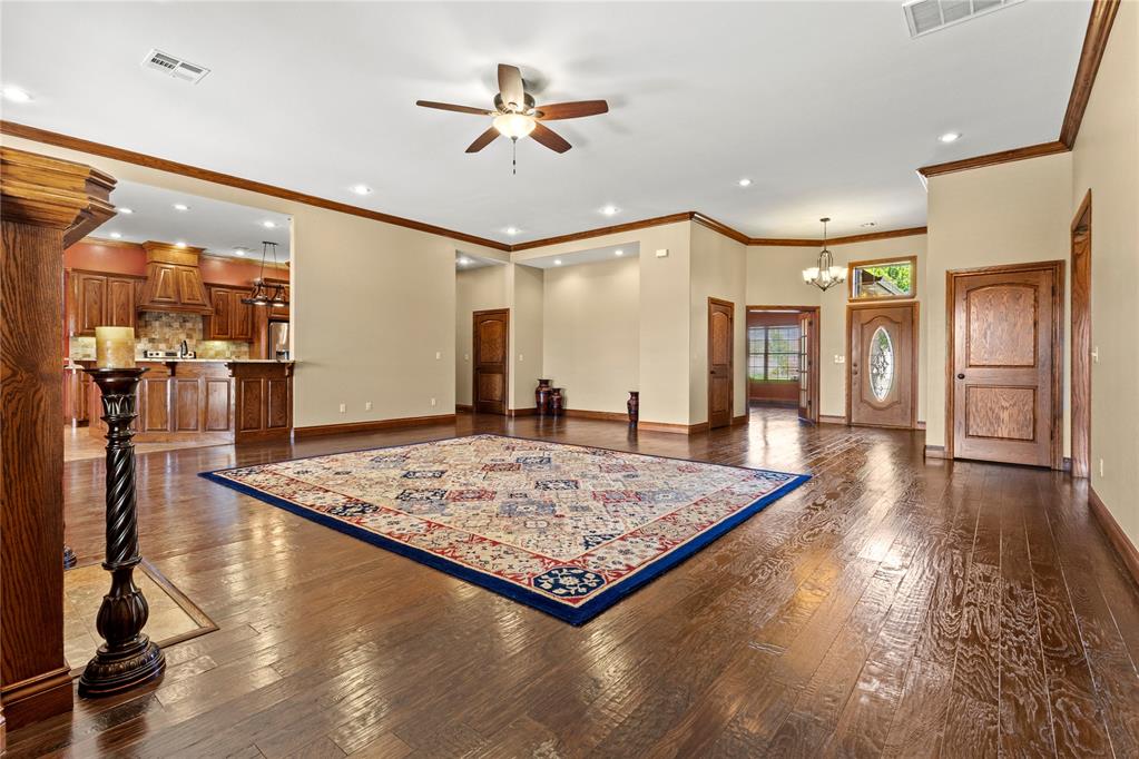 3525 Callaway Drive Property Photo 6