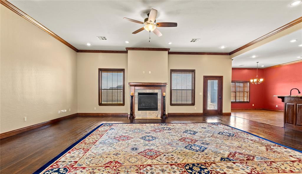 3525 Callaway Drive Property Photo 7