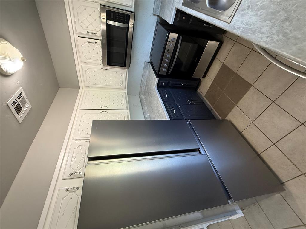 304 Liza Lane Property Photo 6