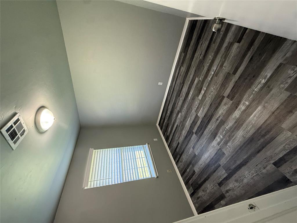 304 Liza Lane Property Photo 11