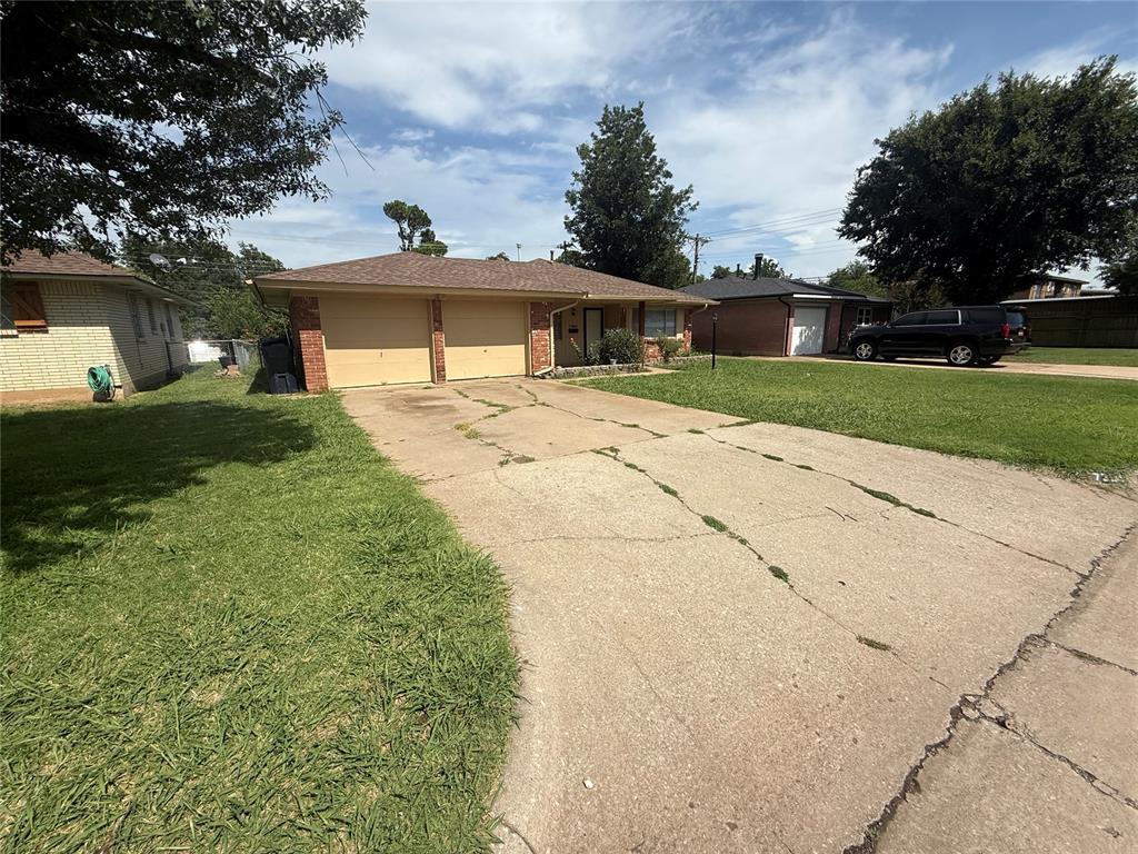 7304 S Douglas Place Property Photo 2