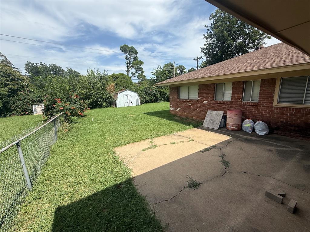7304 S Douglas Place Property Photo 20