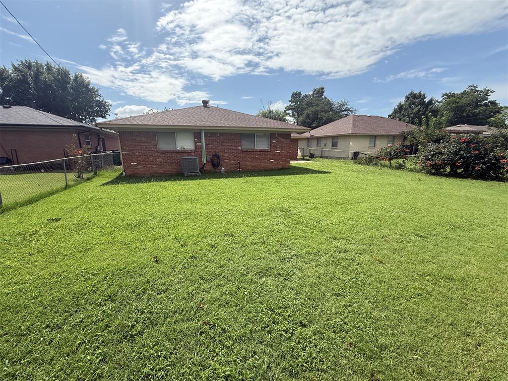 7304 S Douglas Place Property Photo 23