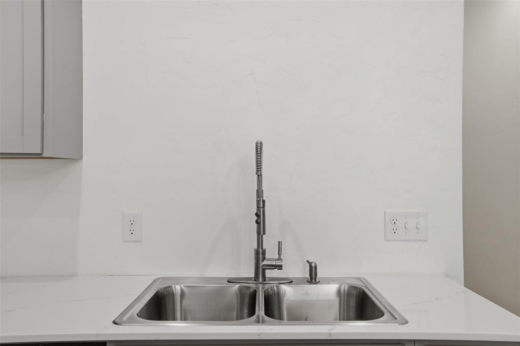 4208 N Shadybrook Drive Property Photo 16