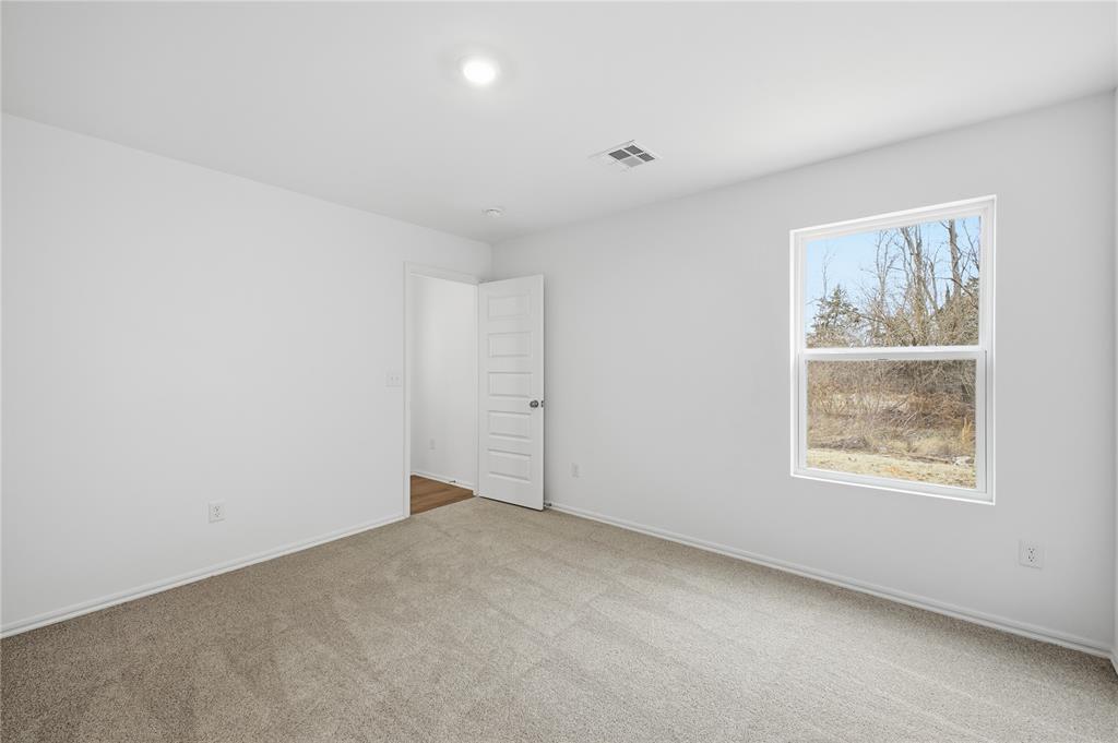 1205 Saddle Drive Property Photo 6