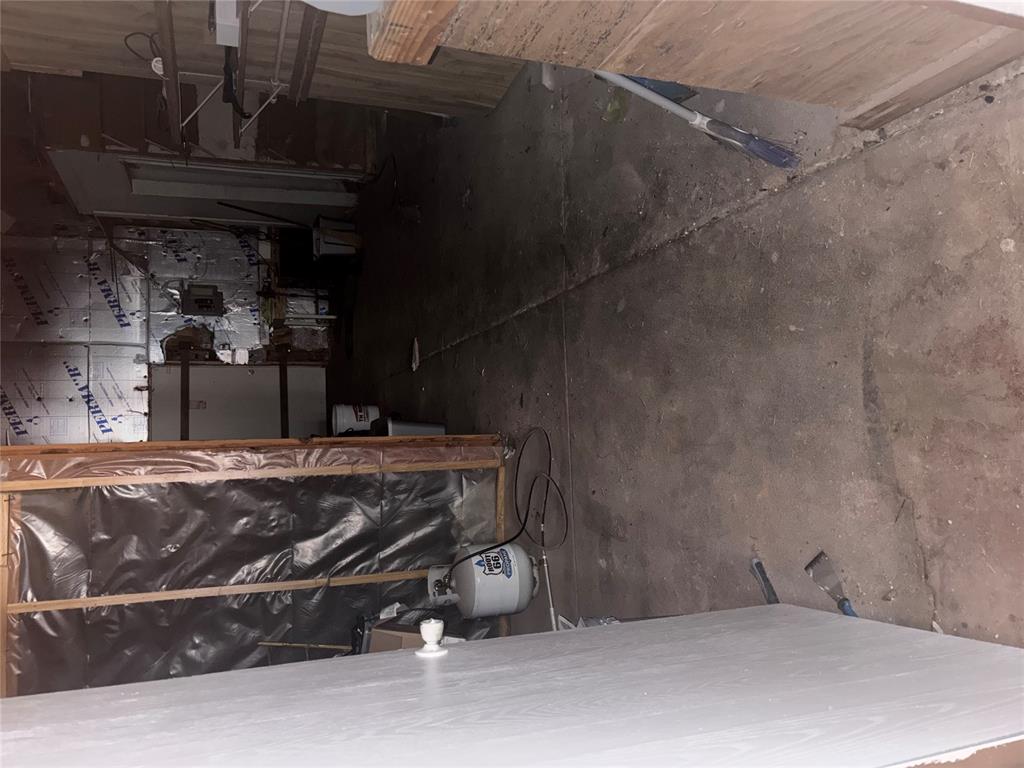 210 E Main Street Property Photo 11
