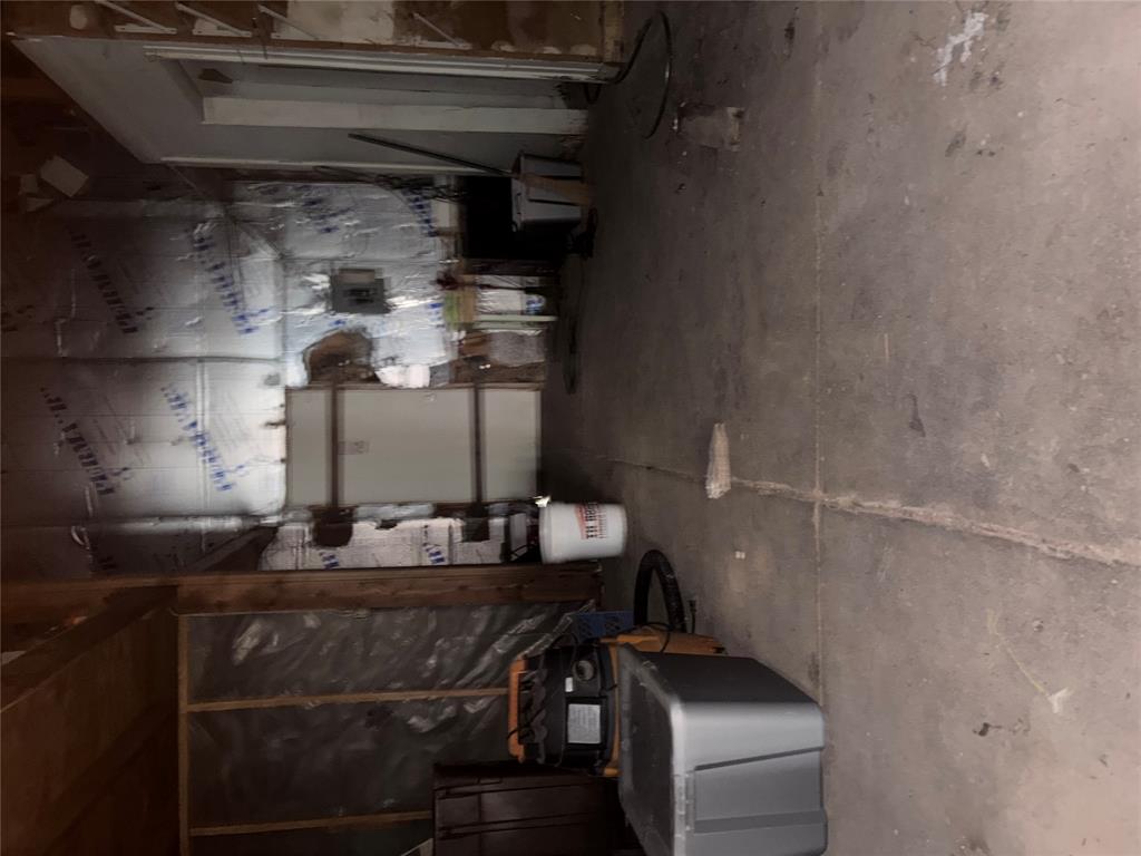 210 E Main Street Property Photo 13