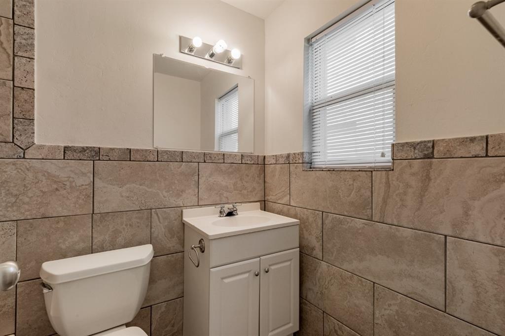 319 E Edwards Street 5 Property Photo 6