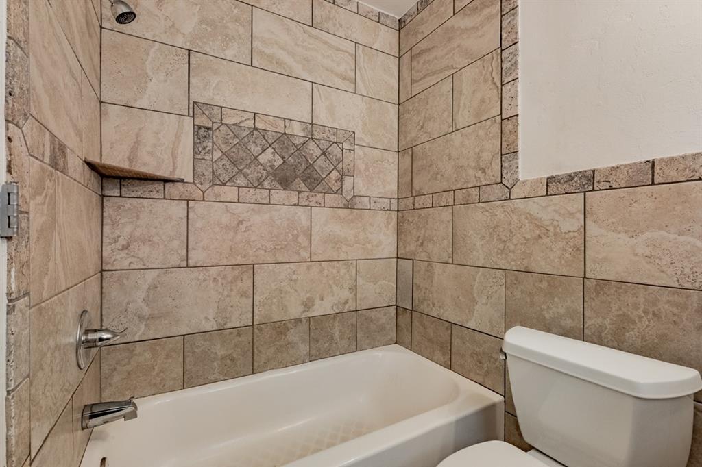 319 E Edwards Street 5 Property Photo 7