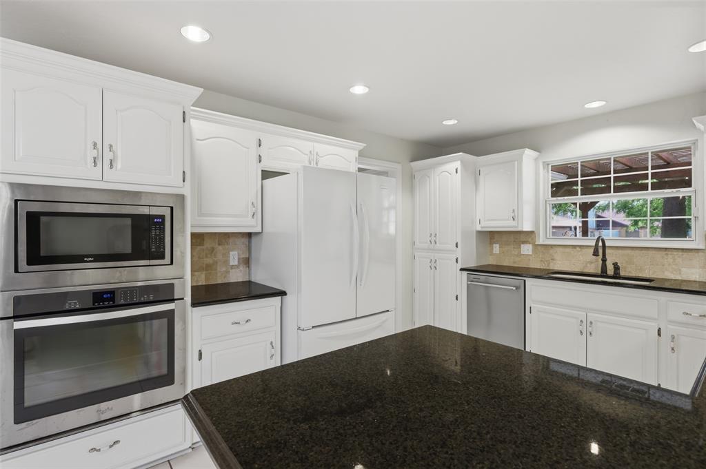 4737 Hemlock Circle Property Photo 11