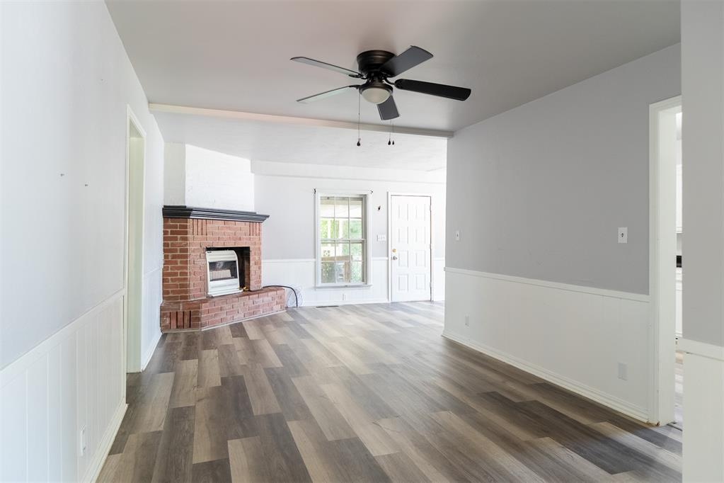 621 S Broadway Avenue Property Photo 9
