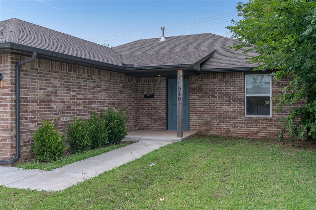 940 Ne 30th Street Property Photo 4