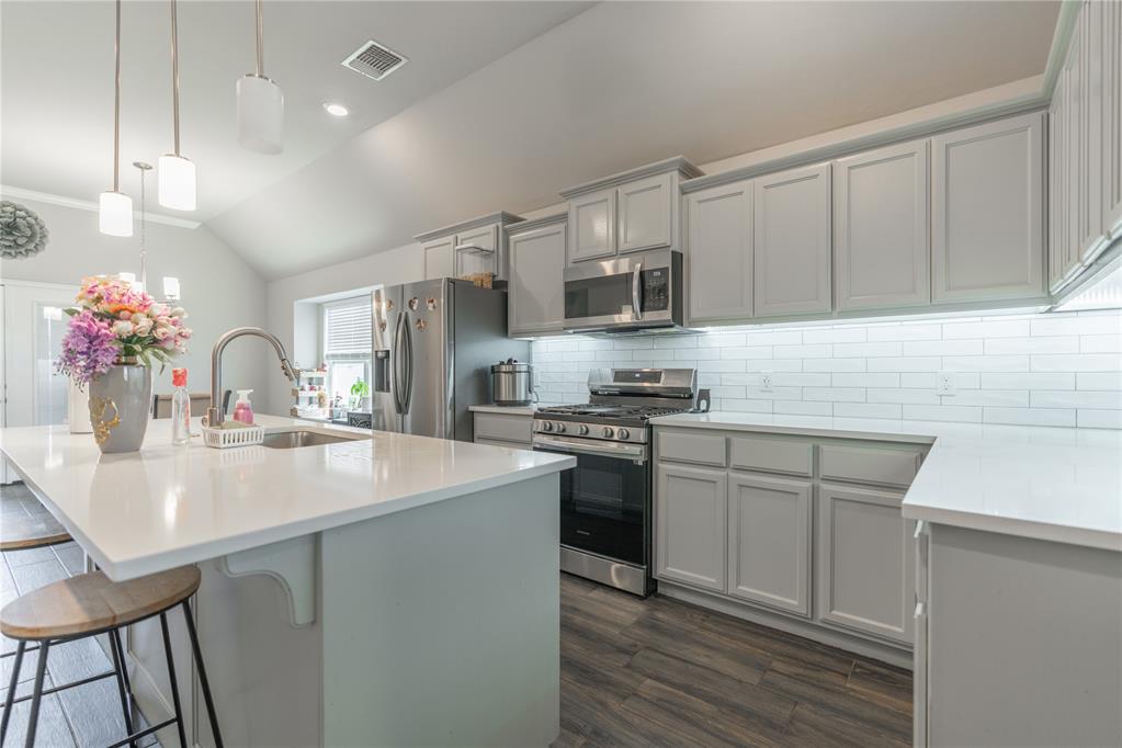 2209 Arcady Avenue Property Photo 8