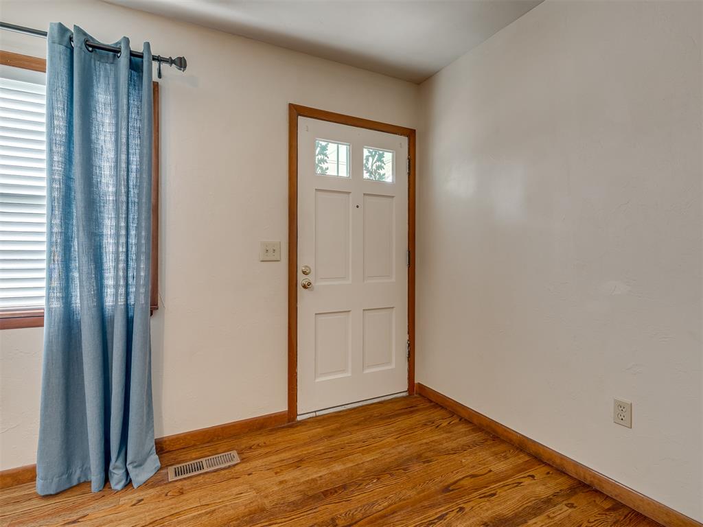 4701 N Peniel Avenue Property Photo 6
