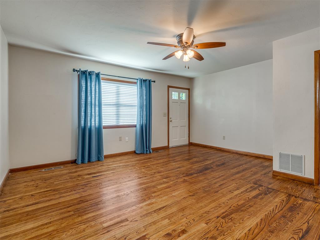 4701 N Peniel Avenue Property Photo 9