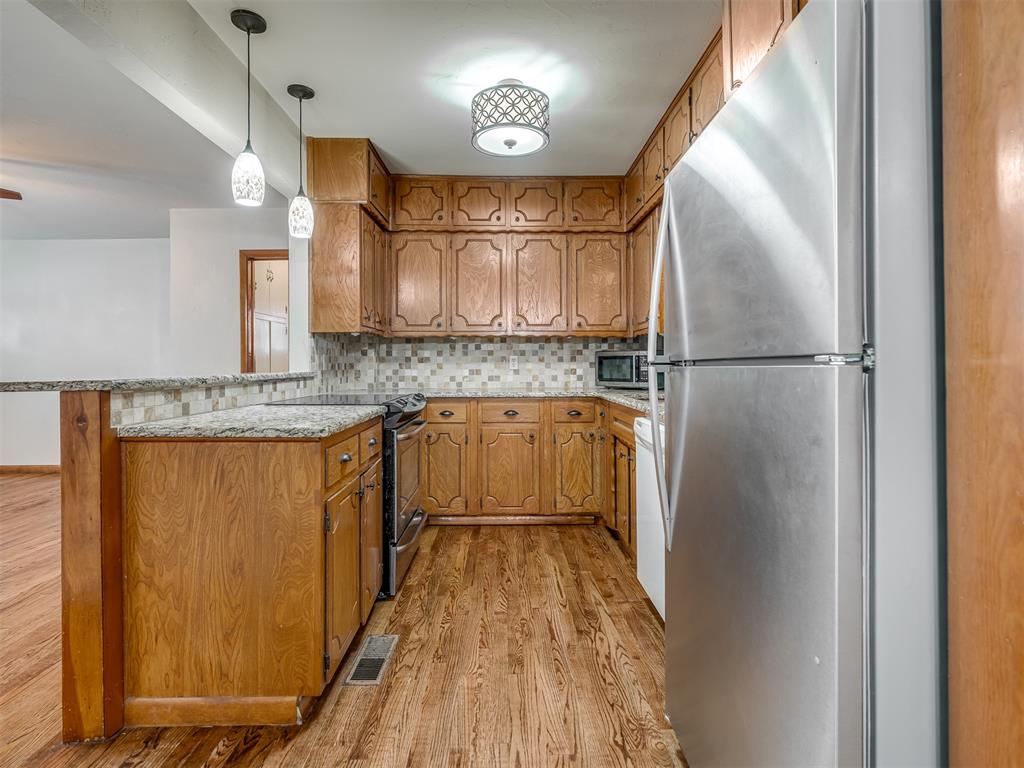 4701 N Peniel Avenue Property Photo 11