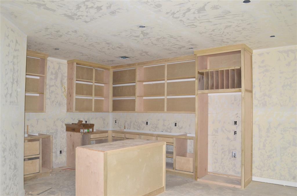 2909 Nimitz Boulevard Property Photo 7