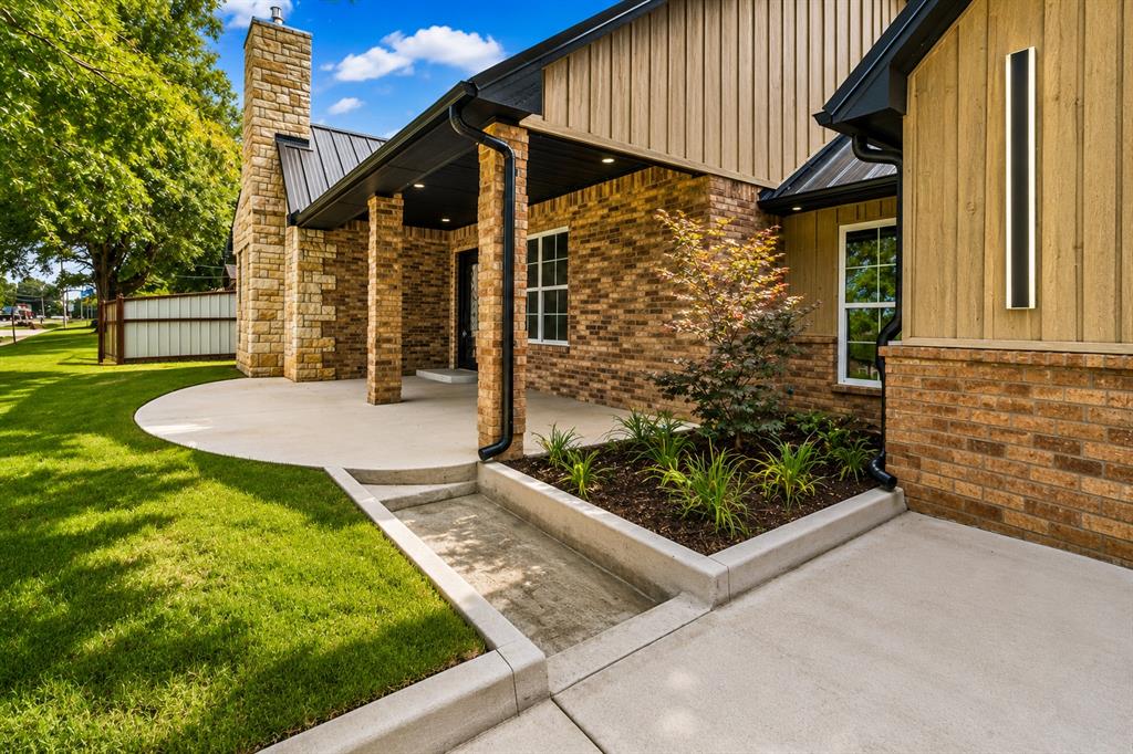 2925 N Choctaw Road Property Photo 3