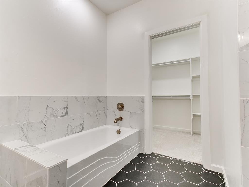 9717 Ne 10th Street Property Photo 26