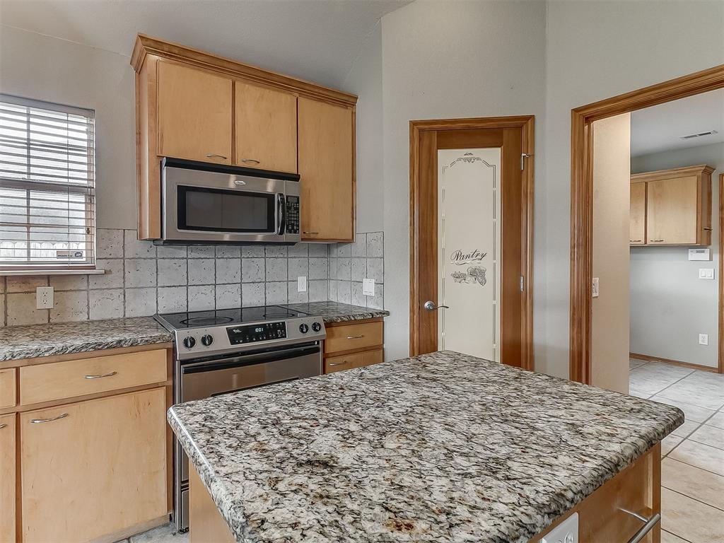906 Renita Way Property Photo 11