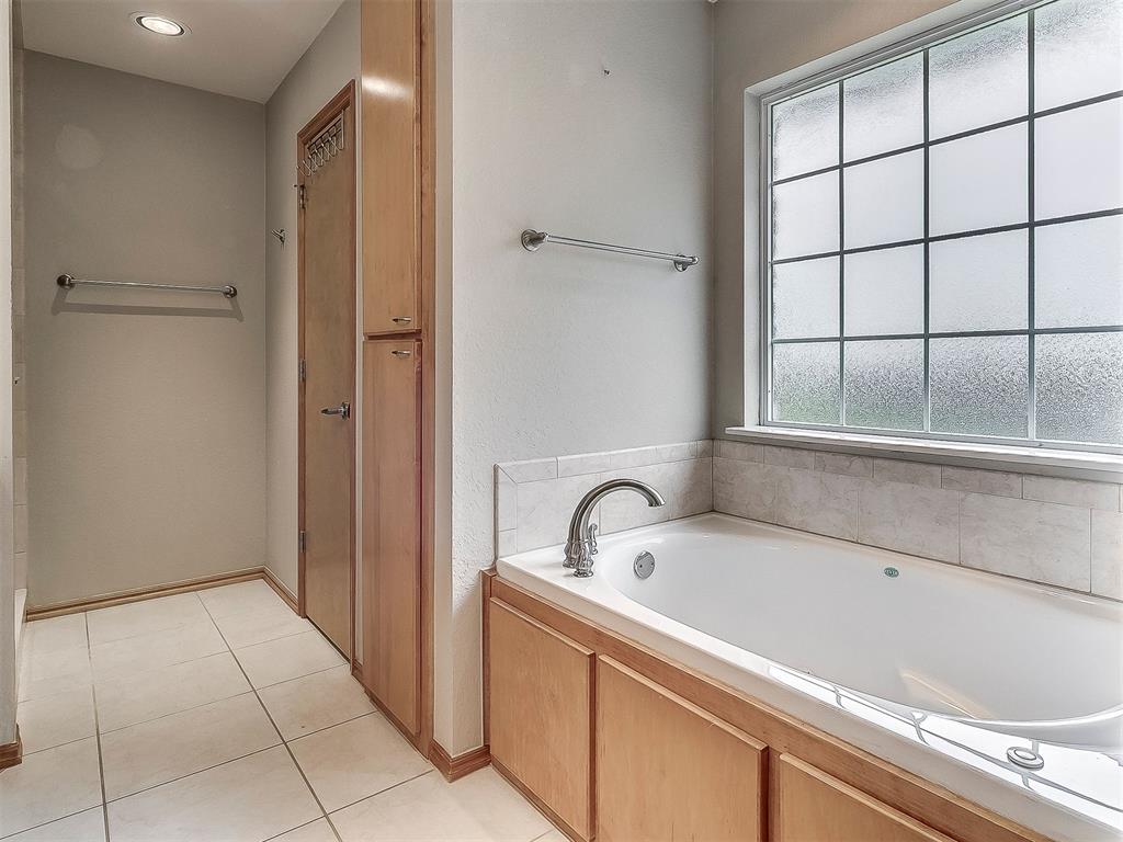 906 Renita Way Property Photo 29