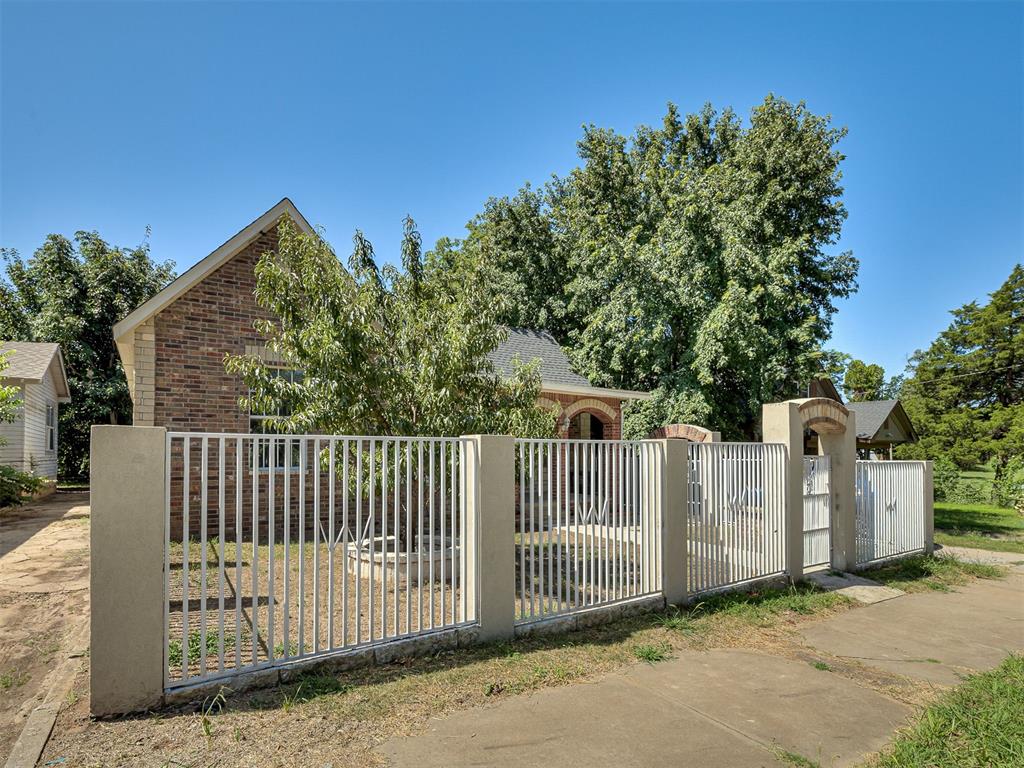 1316 Nw 12th St Street Property Photo 2