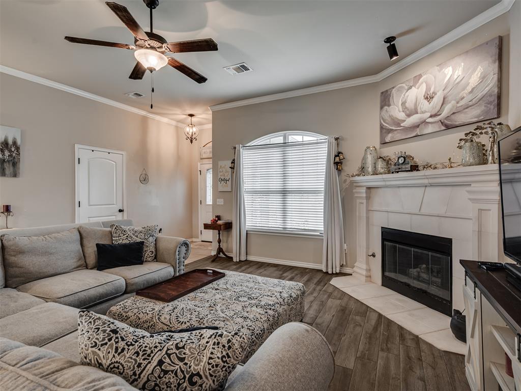 2108 Manderly Court Property Photo 7