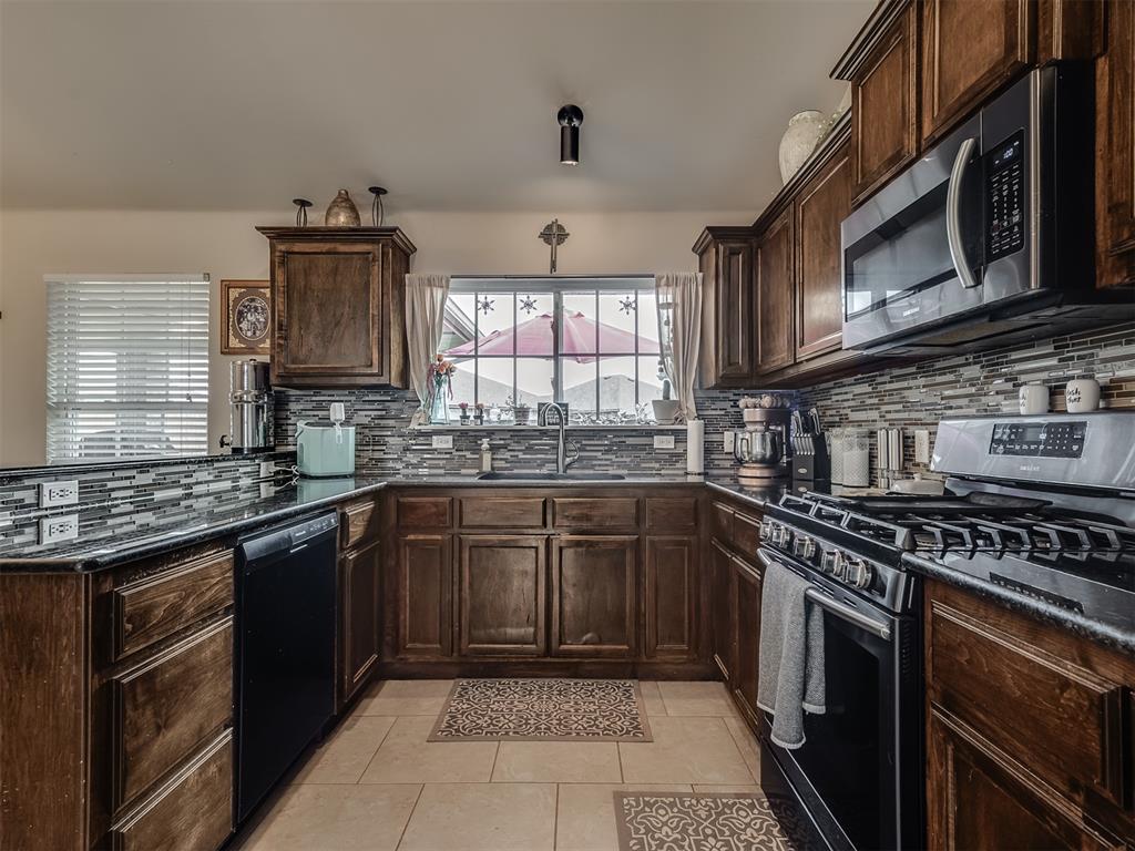 2108 Manderly Court Property Photo 10