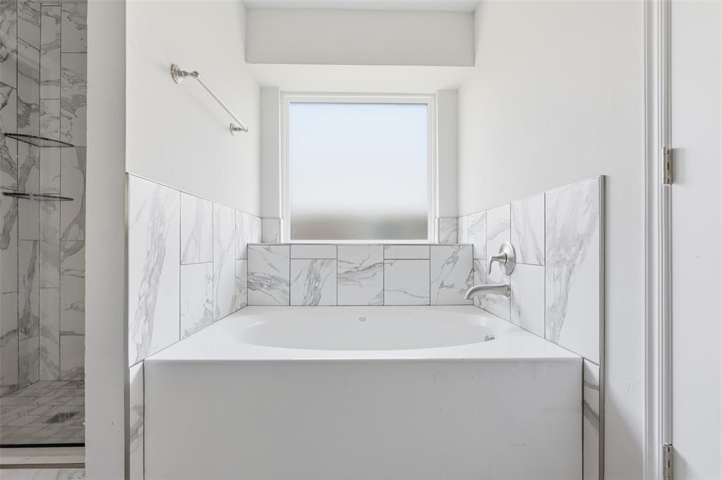 2302 Arcady Avenue Property Photo 12