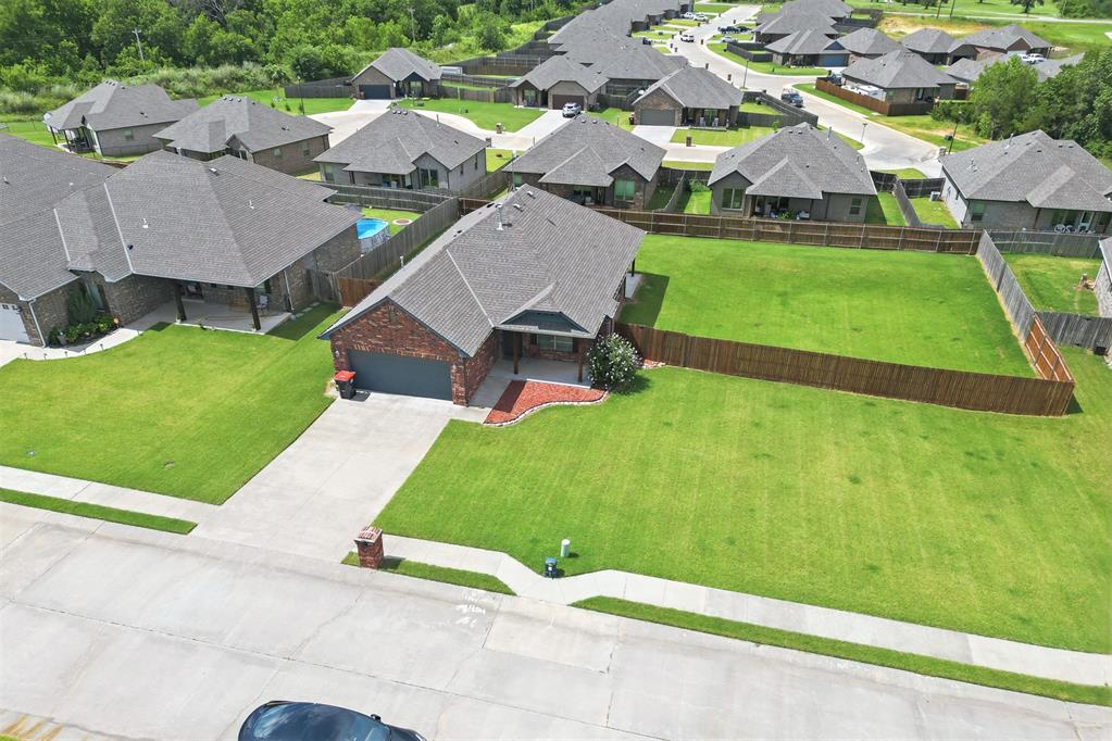 20559 Creekside Drive Property Photo 1
