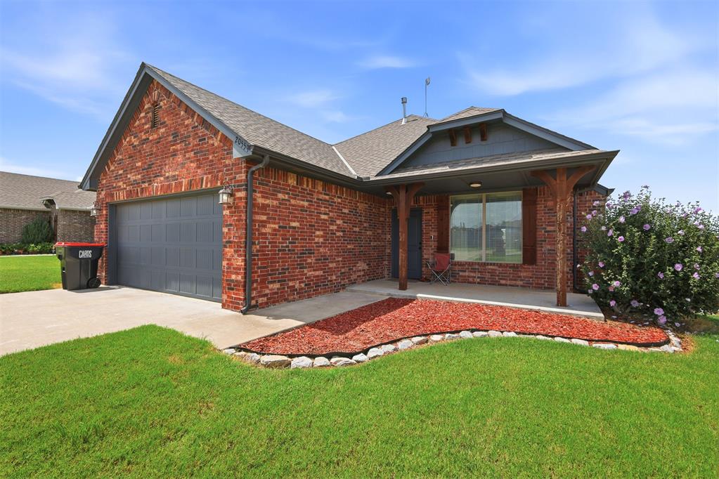20559 Creekside Drive Property Photo 3