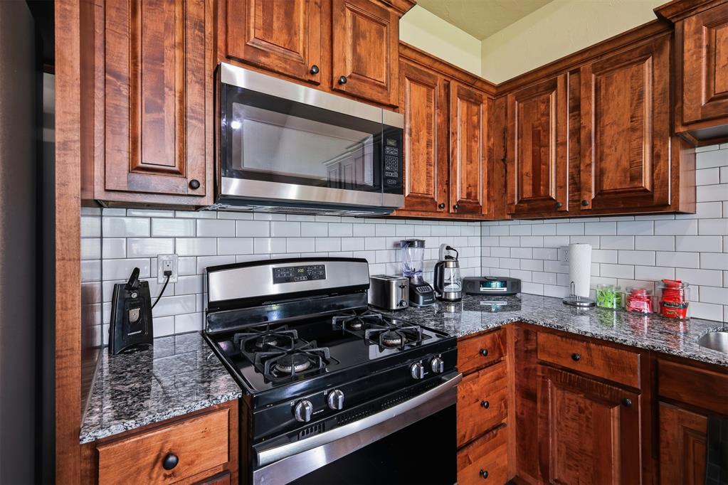 20559 Creekside Drive Property Photo 12