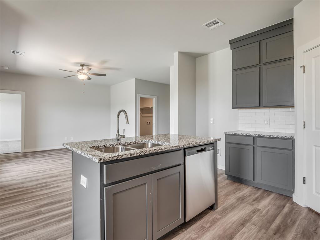 5661 Grassland Drive Property Photo 8