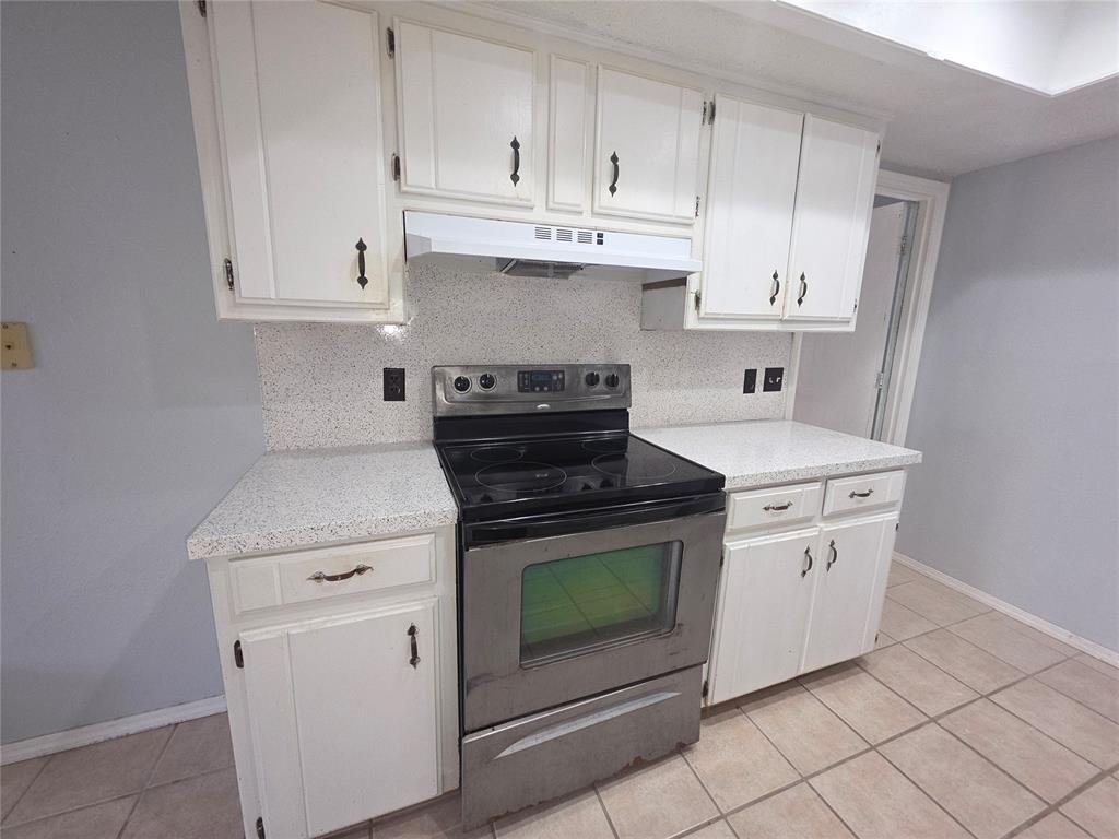 939 Sw 98th Street Property Photo 5