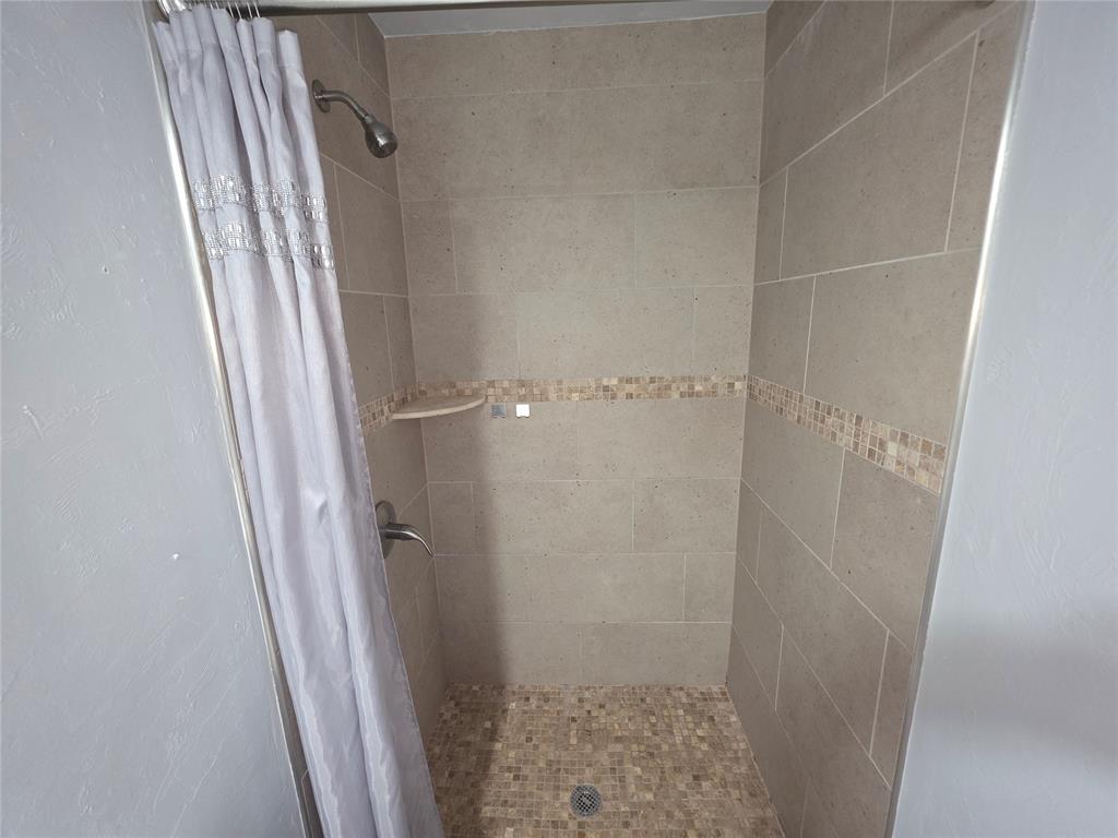 939 Sw 98th Street Property Photo 8