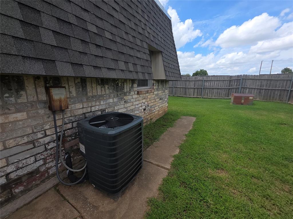 939 Sw 98th Street Property Photo 15