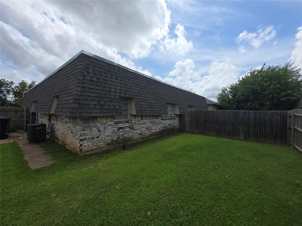 939 Sw 98th Street Property Photo 17