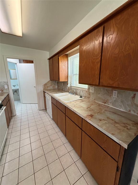 8700 S Westminster Road Property Photo 10