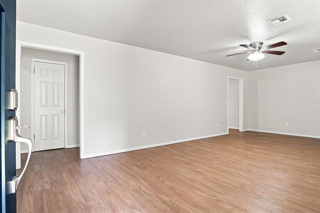 5517 Timber Lane Property Photo 5