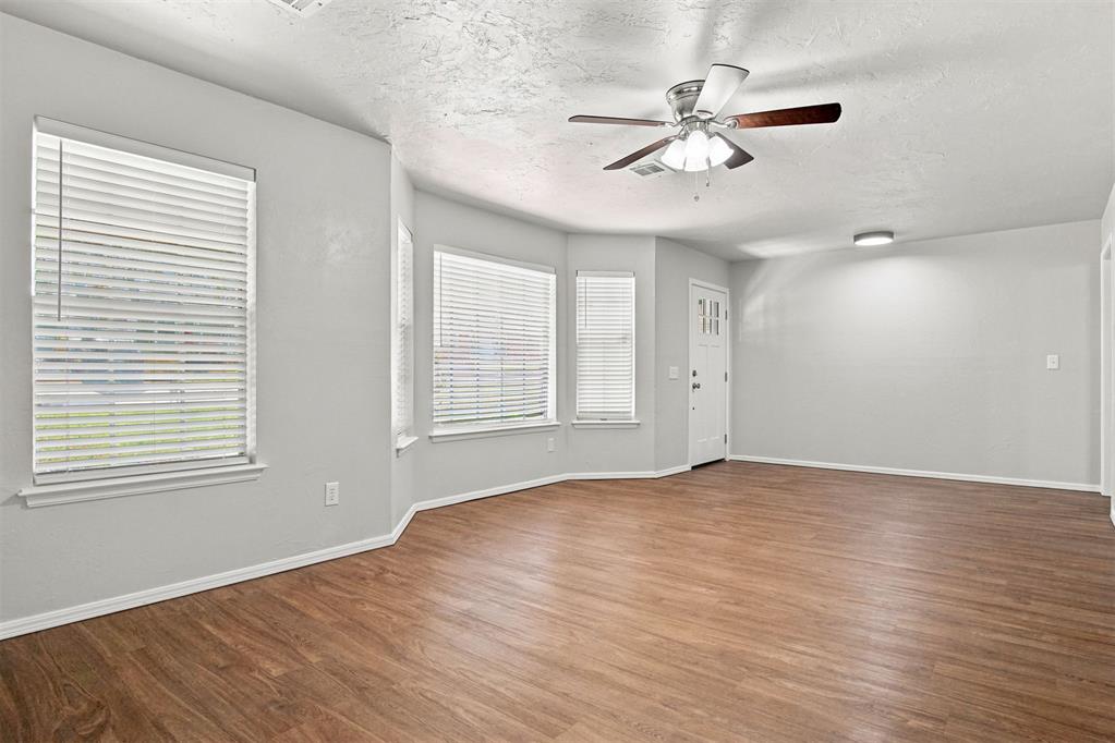 5517 Timber Lane Property Photo 8