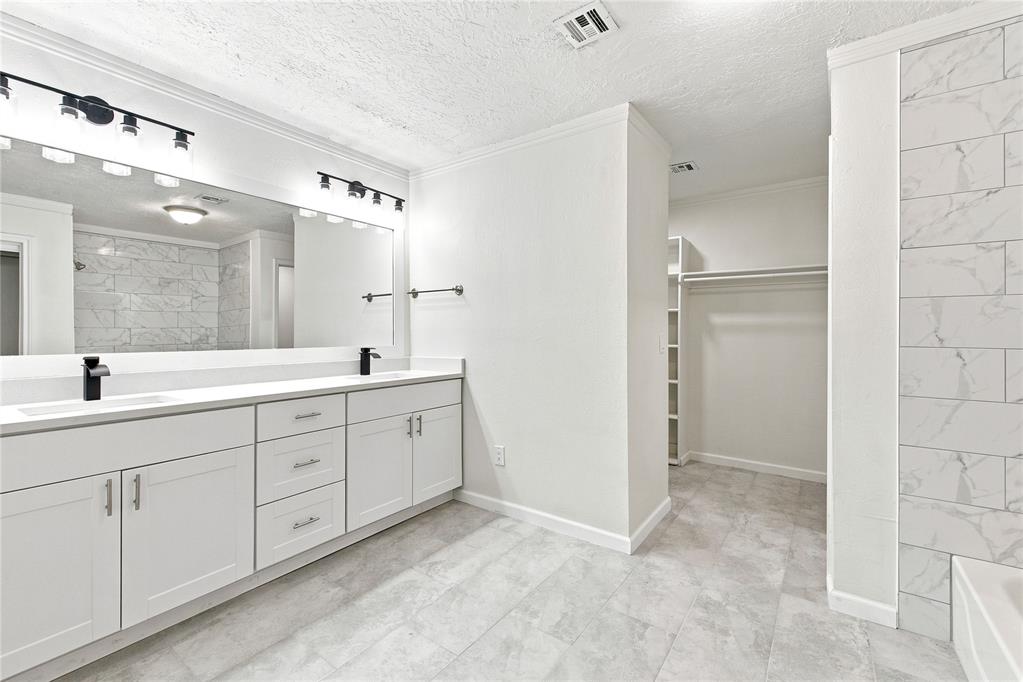 8029 Nw 89th Street Property Photo 22
