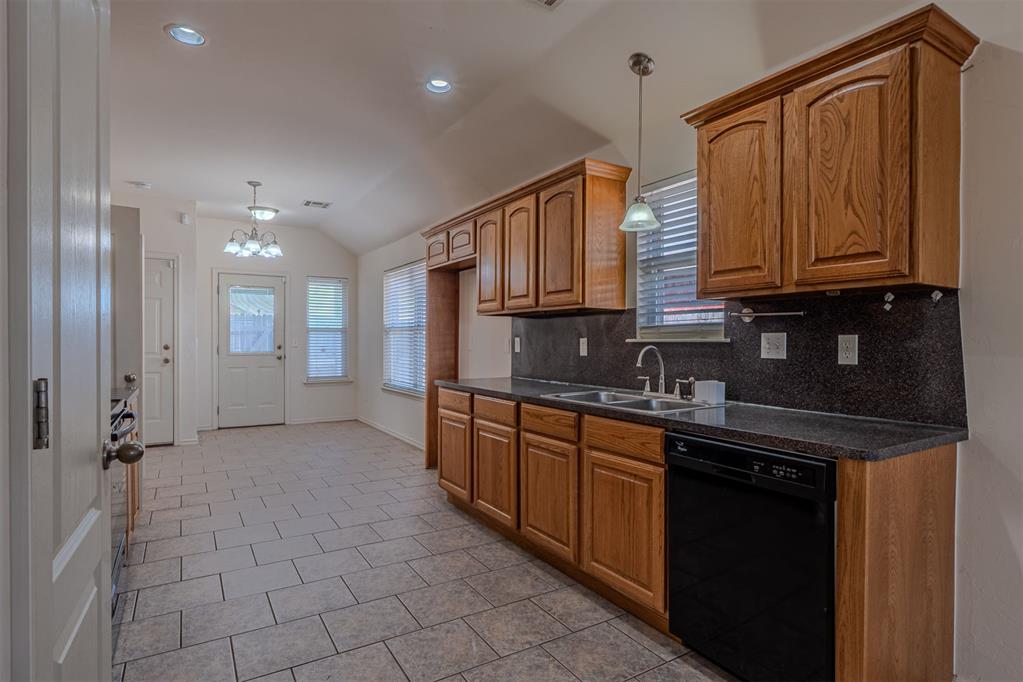 4516 Se 80th Street Property Photo 8