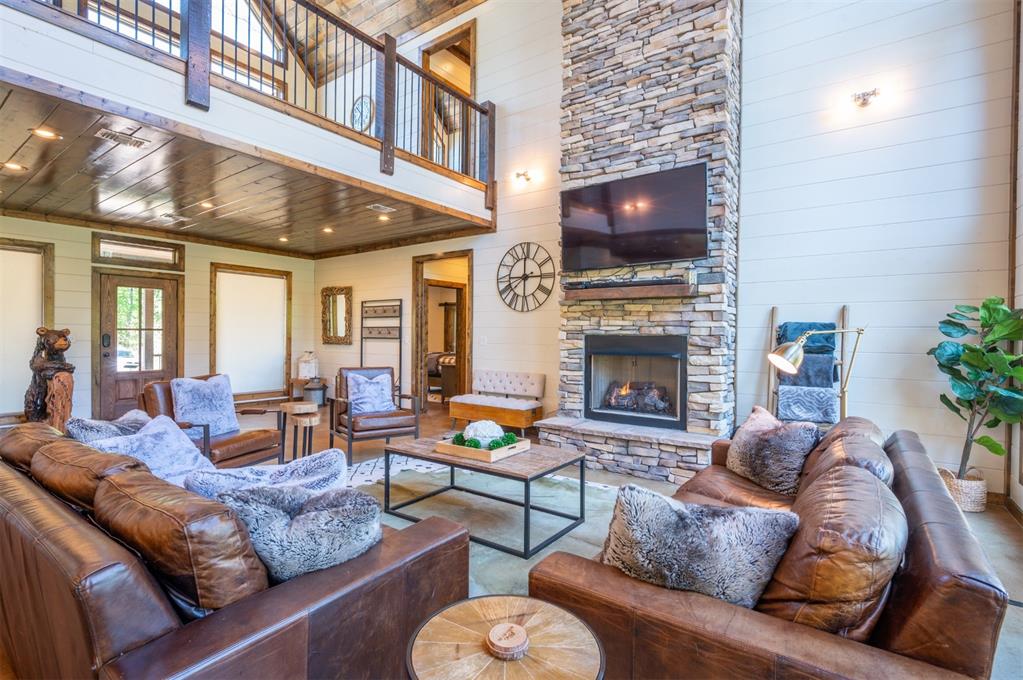 48 Persimmon Leaf Trail Property Photo 8