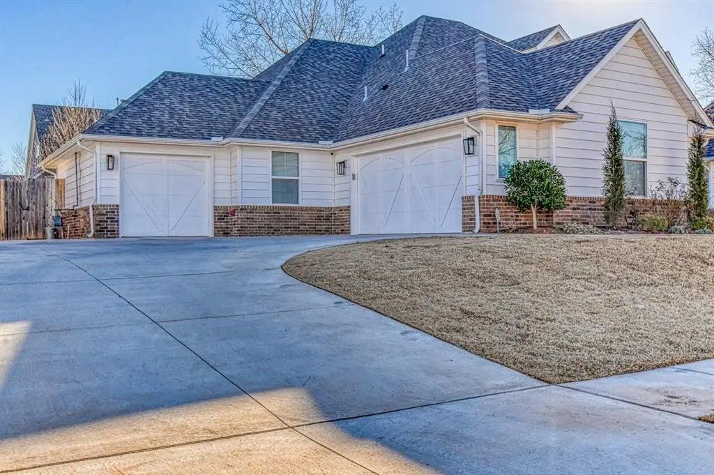 3313 Quidnet Road Property Photo 4