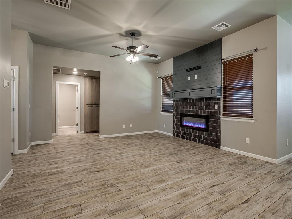 4300 N Westway Avenue Property Photo 3