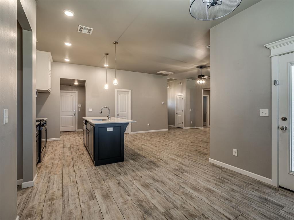 4300 N Westway Avenue Property Photo 8